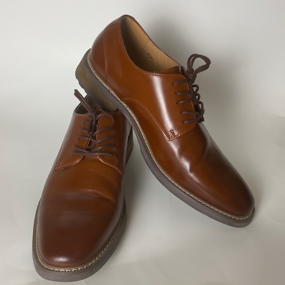 Men’s Oxford Tan Dress Shoes - Picture 2 of 11